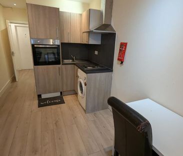 Studio to rent - Photo 3