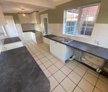 3 bed semi-detached house to rent in Walworth Grove, Middlesbrough,... - Photo 3