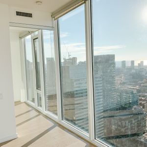 Sunfilled 2Bed, 2Bath Corner unit 101 Peter, 38th floor - Photo 3