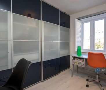 4 bedroom semi-detached house to rent - Photo 6