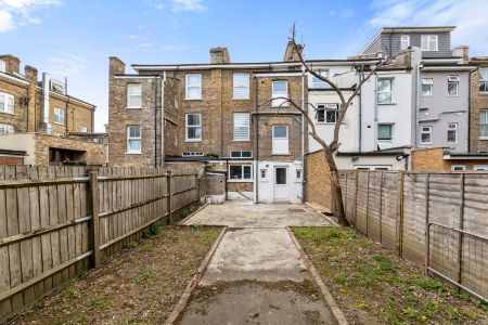 🏡 Beautiful Large Victorian House in Tottenham 🏡 - Photo 3