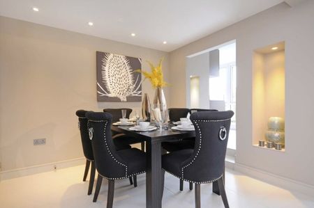 3 bedroom flat to rent - Photo 3