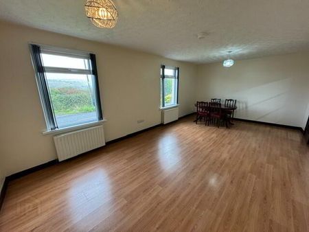 24 Portland Place, Magheramorne, BT40 3HX - Photo 2
