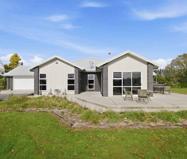 New modern living in rural community - Photo 3