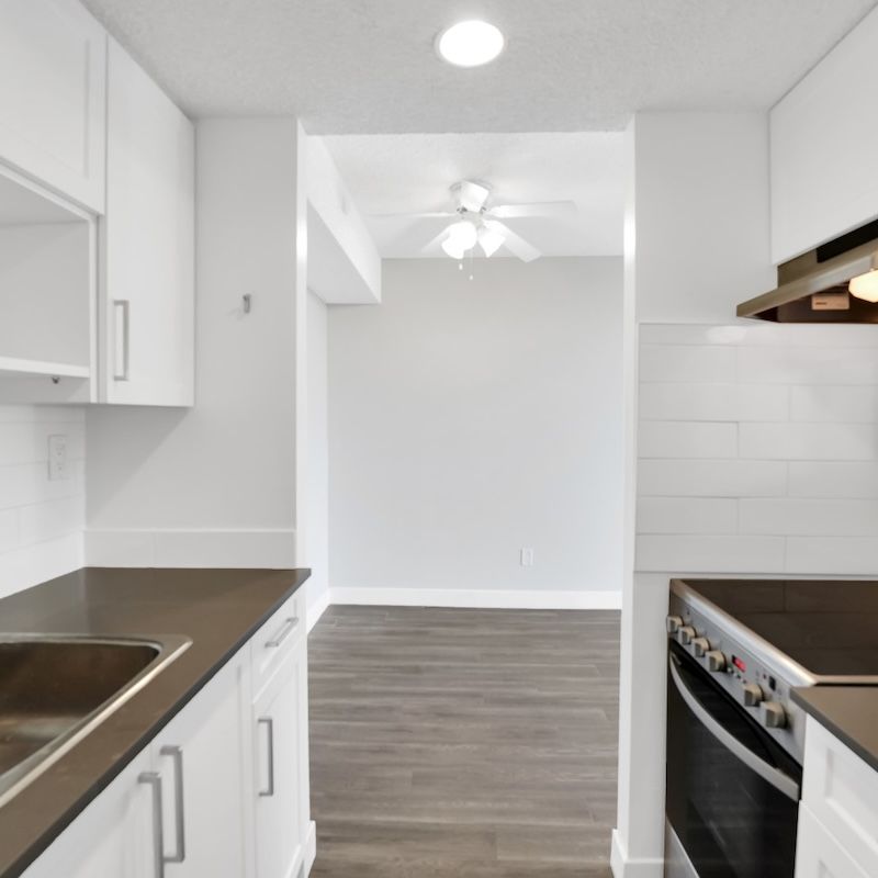 James Bay Square - 1 Bedroom - Photo 1