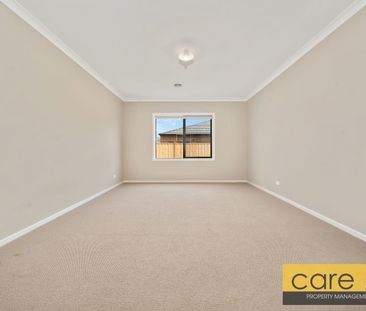 Luxury family home in Clyde North - Photo 5