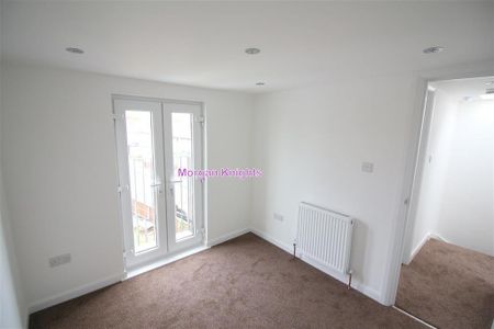7 bedroom end of terrace house to rent - Photo 3