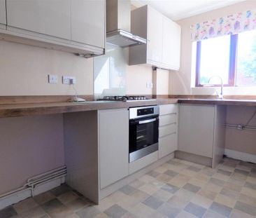 2 bedroom terraced house to rent - Photo 1