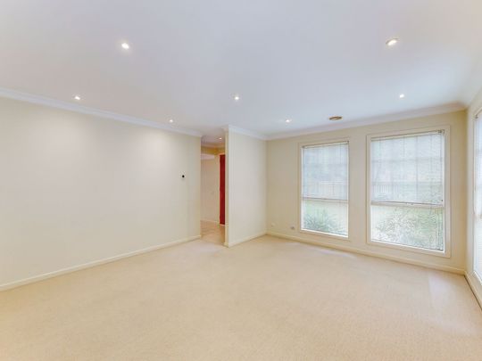 1/61 Narrak Road, Balwyn - Photo 1