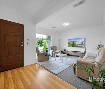 5 Jansar Street, Point Cook VIC, Belconnen - Photo 2