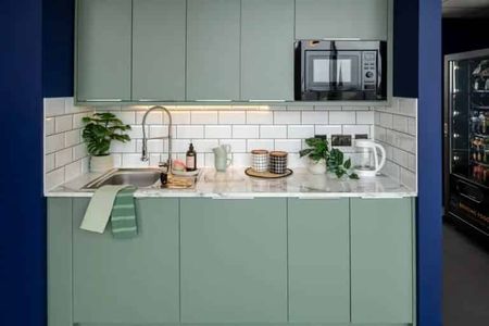 Luxe Ensuite - Photo 5