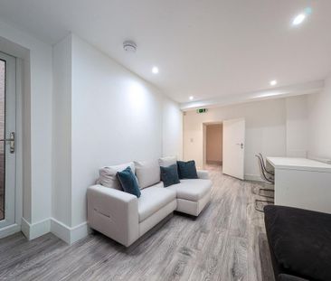 3 bedroom maisonette to rent - Photo 3
