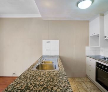 LOVELY TWO-BEDROOM APARTMENT JUST MINUTES FROM DARLING HARBOUR - Photo 3