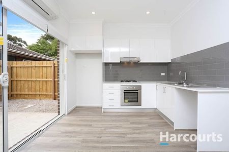 Executive Two Plus Study Modern Townhouse - Photo 2