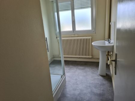 Location - Appartement T4 - 79 m² - Montbéliard - Photo 3