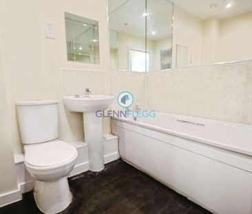 The Junction, Slough, SL2 - Photo 1