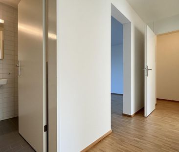 Lichtdurchflutete, moderne Wohnung an idyllischer Lage - Photo 2