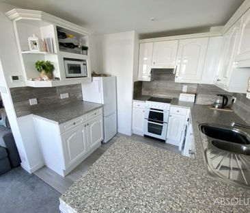 2 bedroom ground floor flat to rent - Photo 4