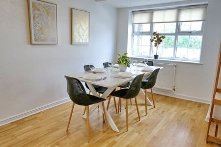 3 Bed Semi-Detached House, Bandy Fields Place, M7 - Photo 5