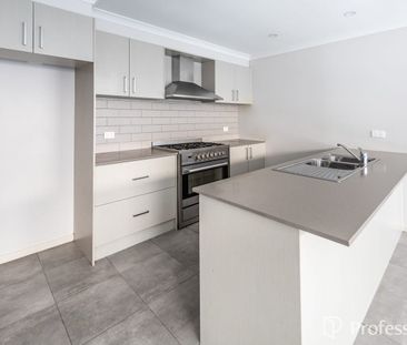 Beautiful Family Home - Photo 2