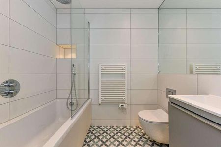 Brunel Hosue, The Hard, Portsmouth, PO1 - Photo 3