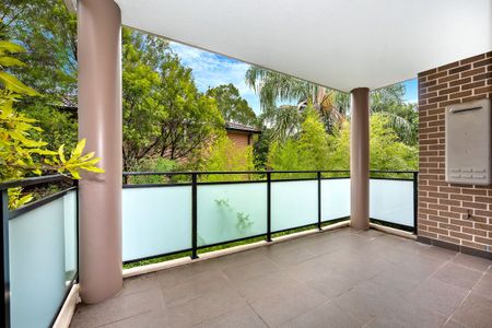 Modern Two Bedroom Apartment In Marrickville - Photo 4