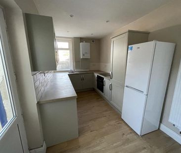 3 bedroom private hall to rent - Photo 1