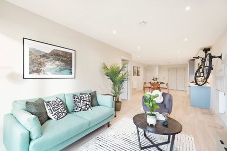 The Oakgate, KT22 7RZ, Surrey - Photo 5