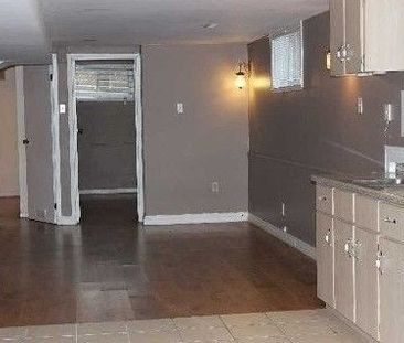 For Lease - 2012 Bonnymede Drive, Mississauga, Ontario - Photo 4