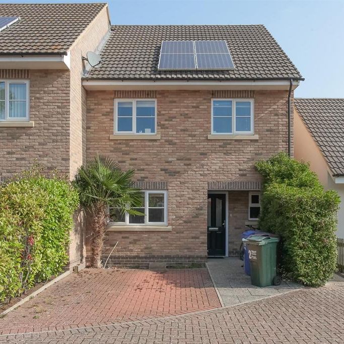 4 bedroom semi-detached house to rent - Photo 1