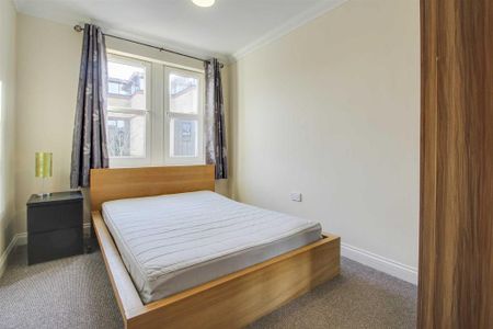 4 bedroom apartment to rent - Photo 3