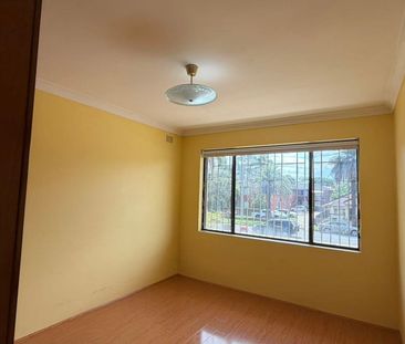 2 Bedroom Unit in a Perfect Location with Lock-Up Garage - Photo 2