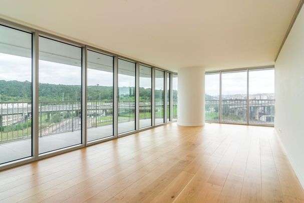 2 Bedroom Apartment with swimming pool, Campolide, Lisboa - Photo 1