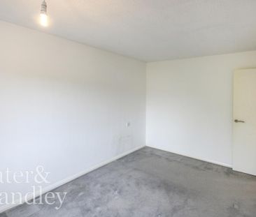 3 bedroom end of terrace house to rent - Photo 3