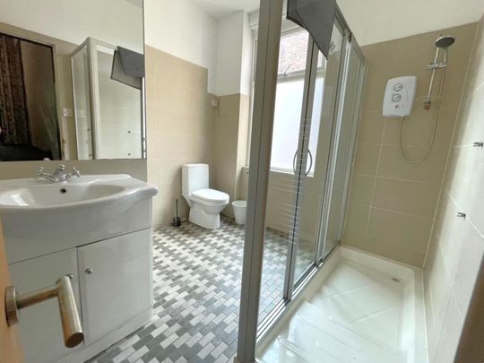 10 bedroom terraced house to rent - Photo 1