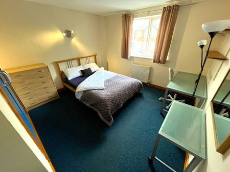 1 bedroom in a house share to rent - Photo 5