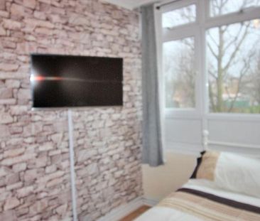 4 bedroom maisonette to rent - Photo 2