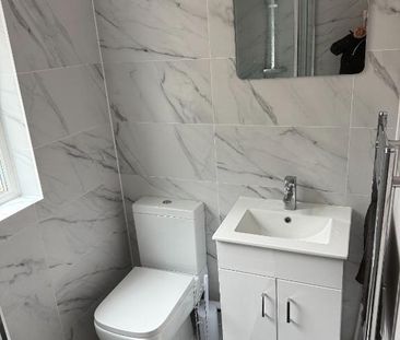 4 bedroom terraced house to rent - Photo 3