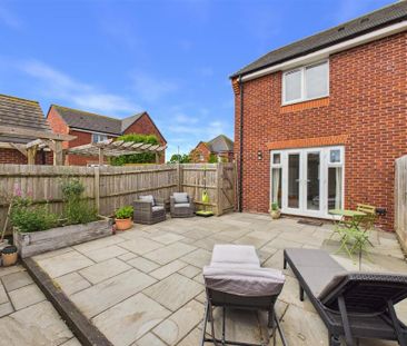 2 bedroom semi-detached house to rent - Photo 5