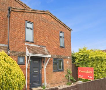 4 bedroom semi-detached house to rent - Photo 6