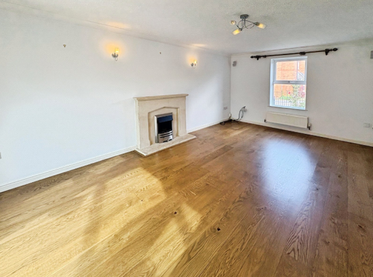 Turnpike Drive, Stratford-upon-Avon, CV37 - Photo 1