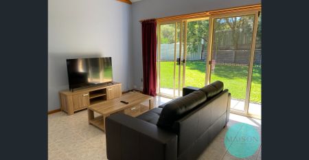 Large Share house in Central Location! ALL Bills included! NEWLY Furnished! - Photo 2