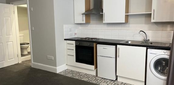 Studio to rent - Photo 2