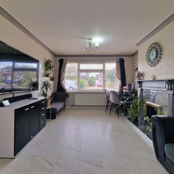 Chichester Close, Loughborough, Leicestershire, LE11 - Photo 1