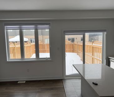 For Lease - 33 Turnberry Lane, Barrie, Ontario - Photo 2