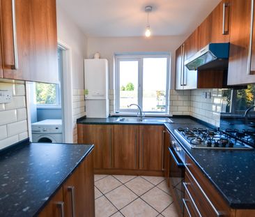 2 bed flat to rent in Wansbeck Road, Gosforth, NE3 - Photo 2