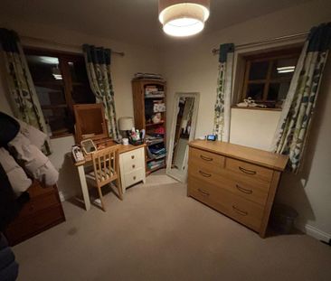 2 bedroom coach house to rent - Photo 4