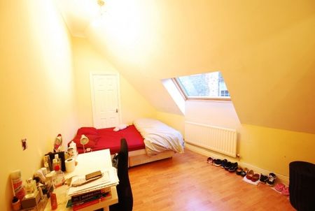 3 Bed - Tower House, Newcastle Upon Tyne - Photo 2