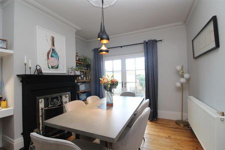 3 bedroom terraced house to rent - Photo 4