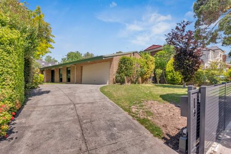 62 Hinkler Road, Glen Waverley VIC 3150 - Photo 5